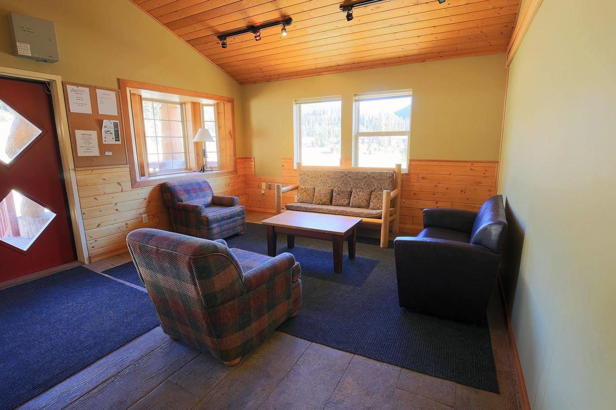 The Apex Mountain Lodge Bagian luar foto